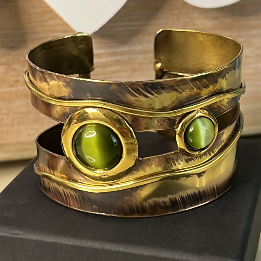 Wide Geometric Cat Eye Cuff Bracelet